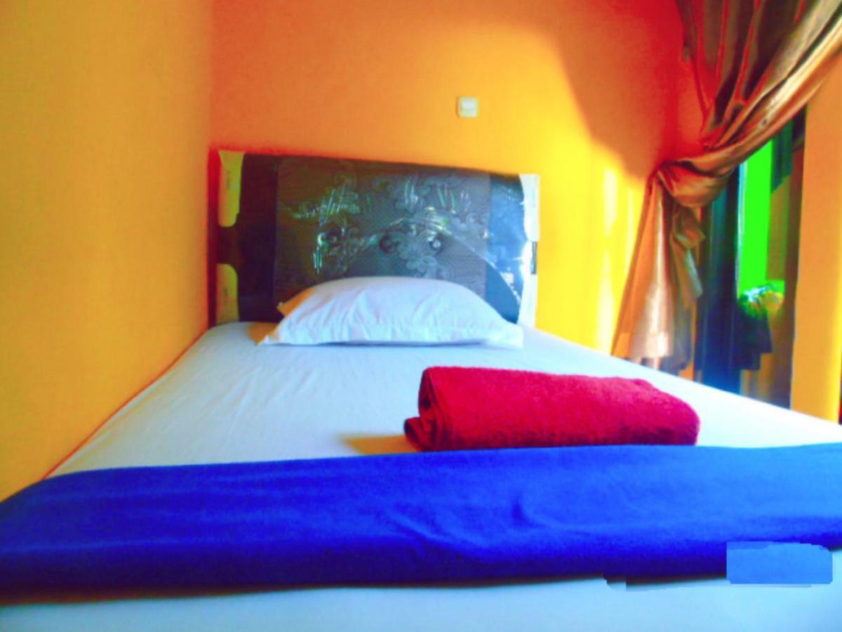 Aini Home Stay Ternate Bagian luar foto