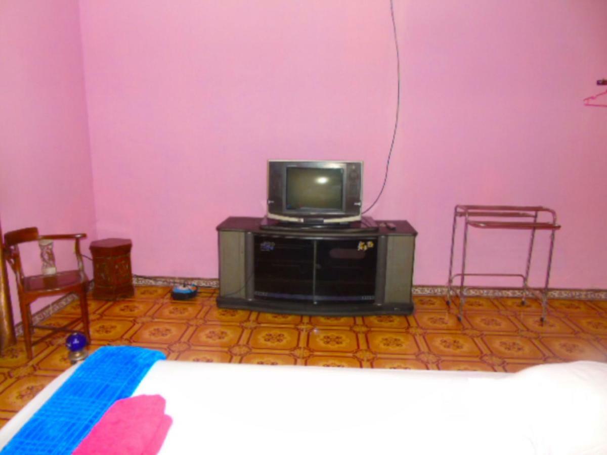 Aini Home Stay Ternate Bagian luar foto